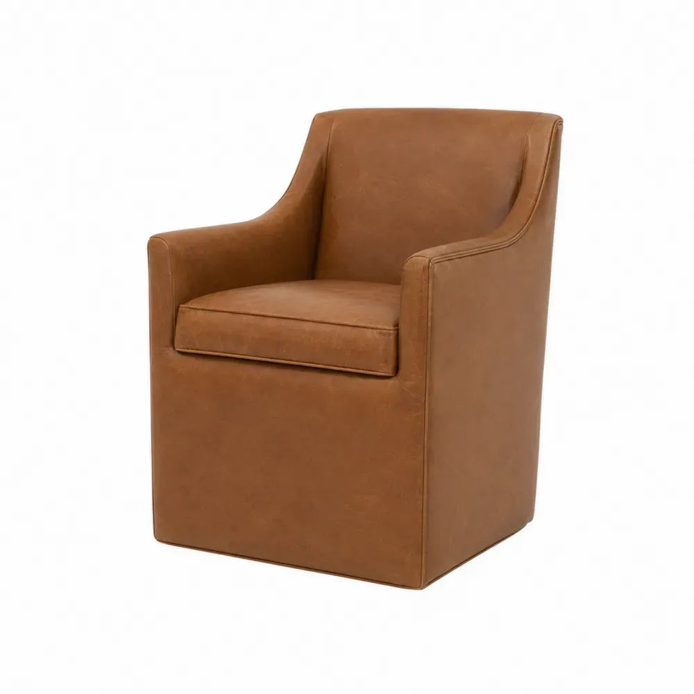 Sillón tapizado en piel sintética PU marrón camel con respaldo envolvente asiento acolchado y reposabrazos 70 x 65 x 80 cm