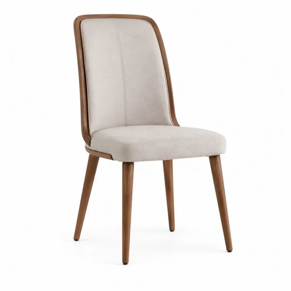 silla de comedor tapizada en tejido beige con estructura de madera acabado nogal respaldo curvado 52 cm x 55 cm x 82 cm